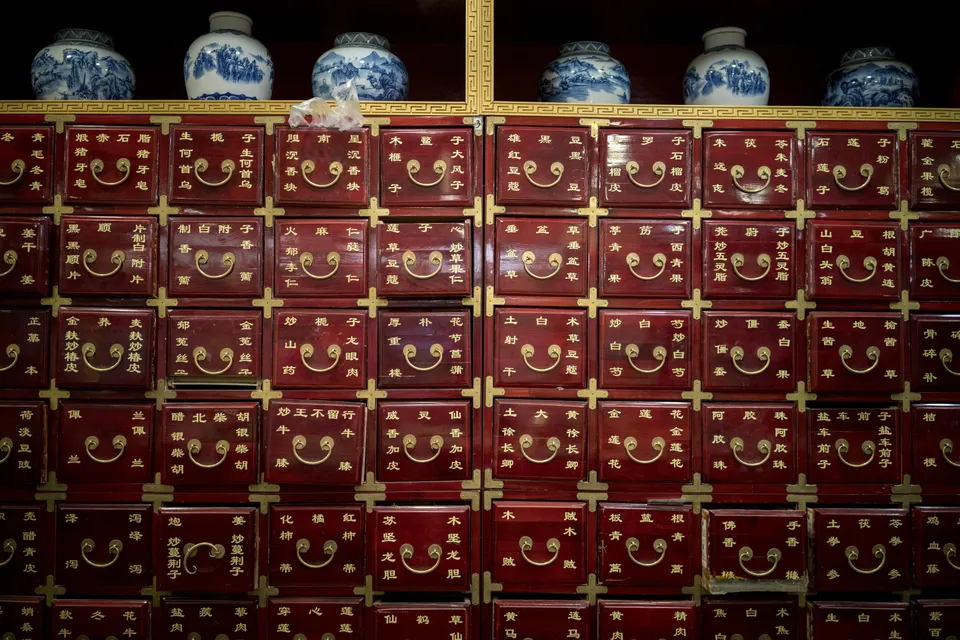 Yang Kita Ketahui Tentang Saham TCM Hong Kong yang Melonjak 82.000%